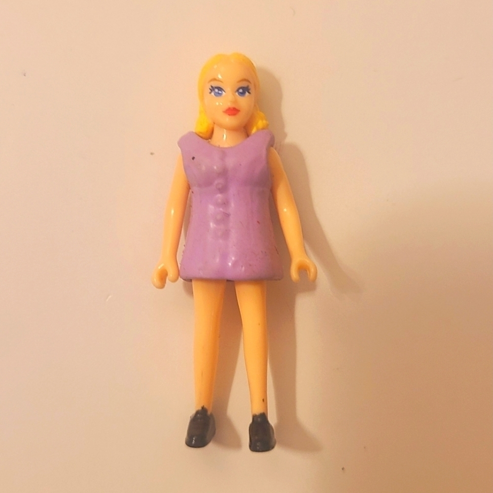 *Free Add-on* Mini Doll - polly pocket (?)